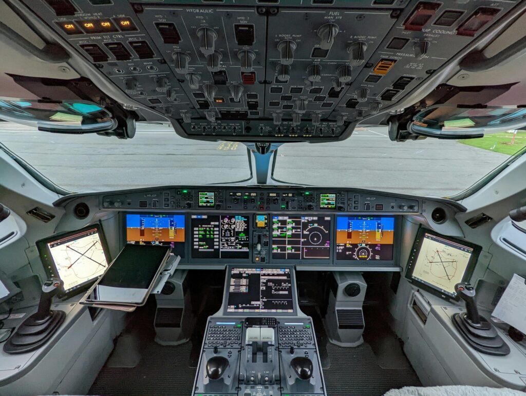 Ultimate 737 Flight Simulator Tips for Beginners and Pros